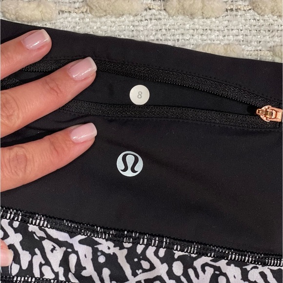 Lululemon Women’s 8 Run - Picture 8 of 9